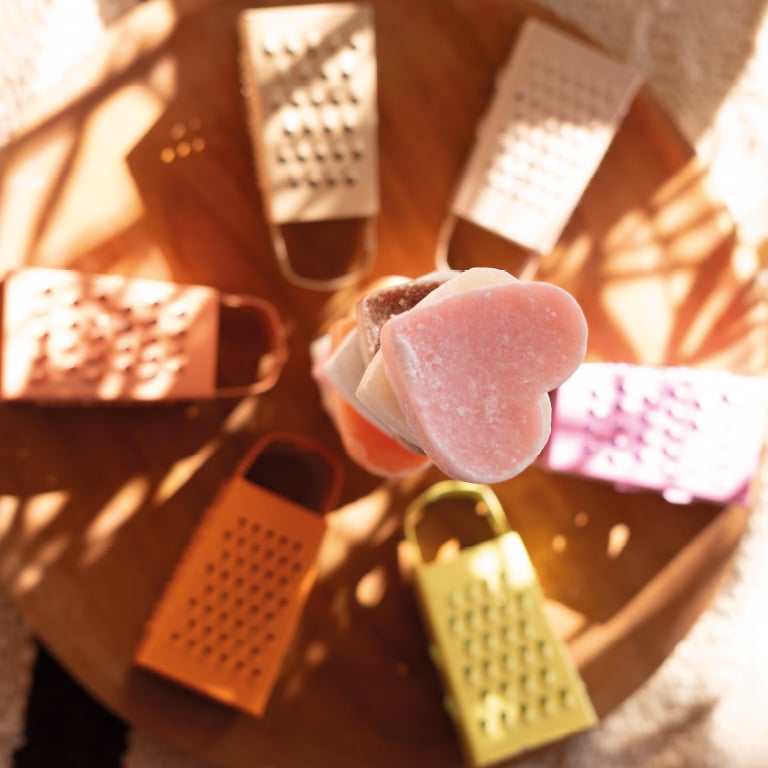 Mini grattugia con cubetto profumato