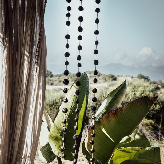Pendente di noci kameri - foto d'ambiente