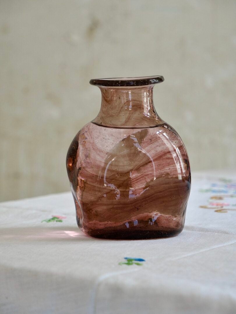 Rock Carafe Small Framboise - caraffa La Soufflerie in vetro riciclato